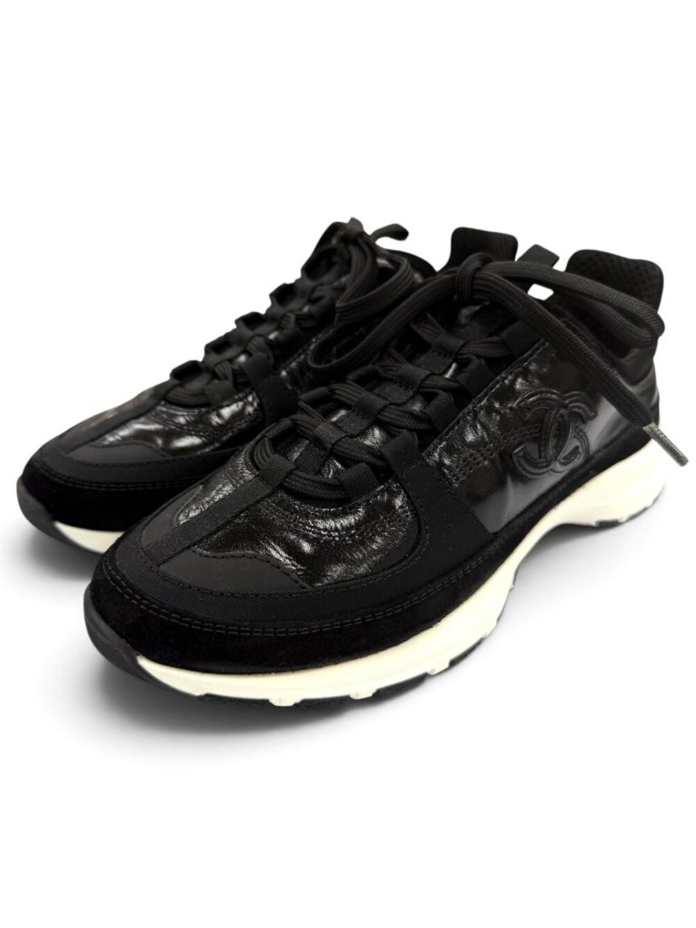 Chanel CC Logo Lace-up Leather Low-Top Sneakers Black